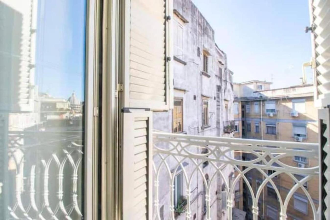 Apartment Napoleon In Principe Umberto Square Naples