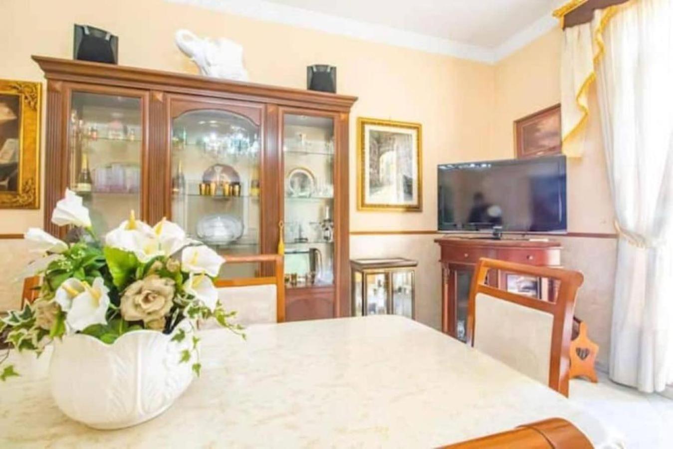 Napoleon In Principe Umberto Square Apartment *